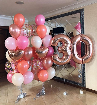 Композиция на 30 лет в розовых цветах
