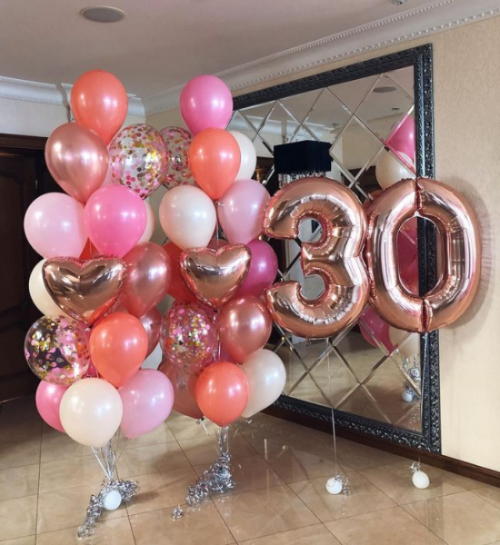 Композиция на 30 лет в розовых цветах