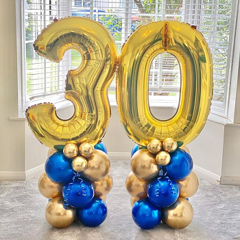 Цифры 30 на сойках шаров