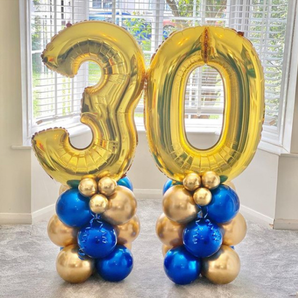 Цифры 30 на сойках шаров