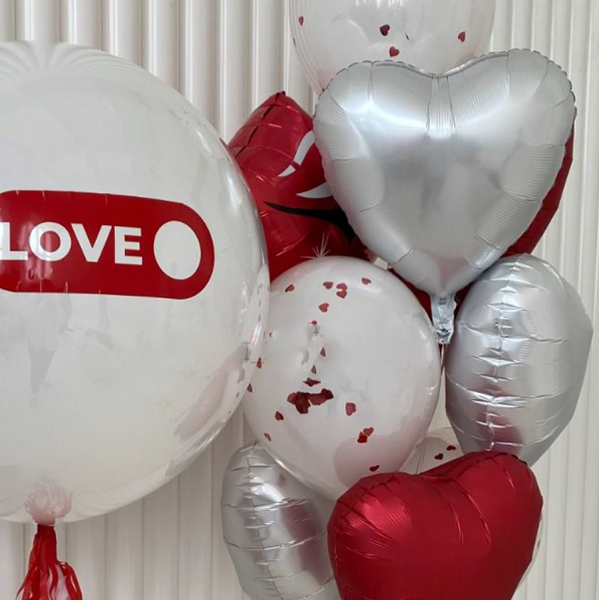 Воздушные шары с гелием LOVE с баблз